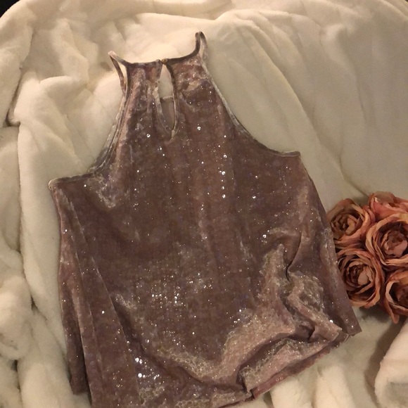 Beautiful pink glittery super soft tank top - Picture 2 of 4